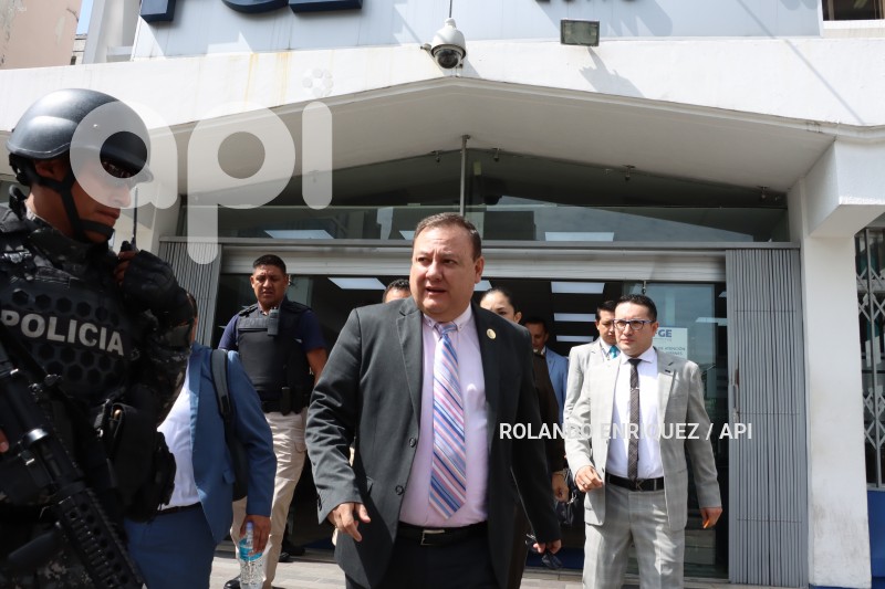 CASO-VILLAVICENCIO-VERSIONES