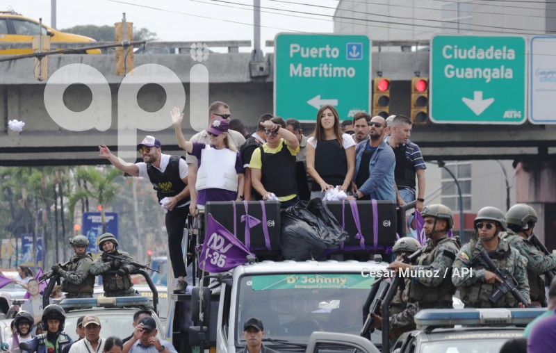 GYE-CARAVANA NOBOA
