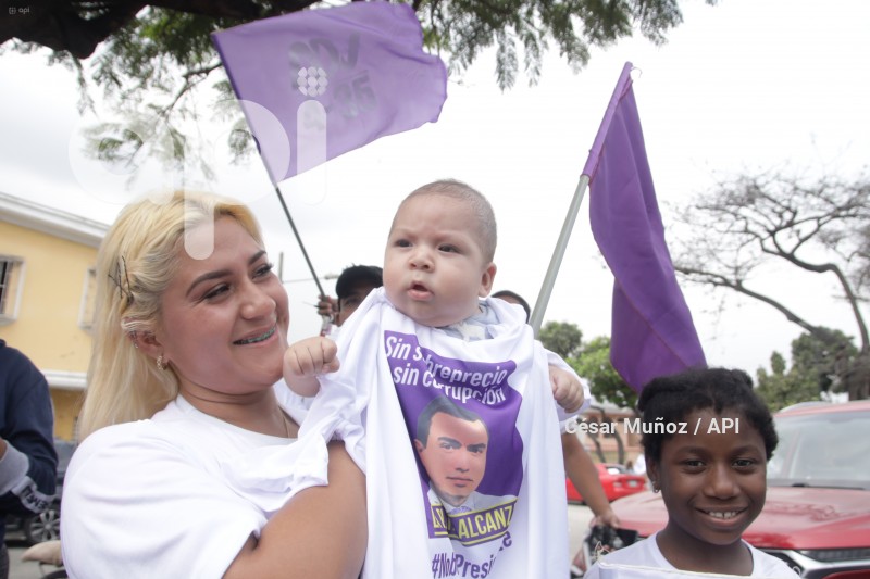 GYE-CARAVANA NOBOA