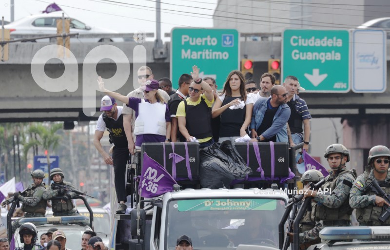 GYE-CARAVANA NOBOA