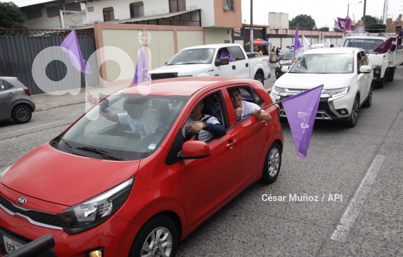 GYE-CARAVANA NOBOA