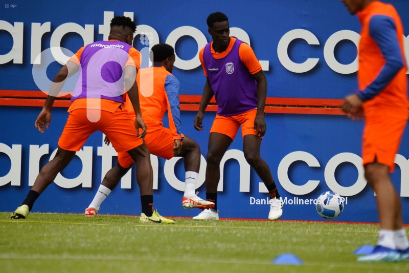 ENTRENAMIENTO SELECCION ECUADOR TRI