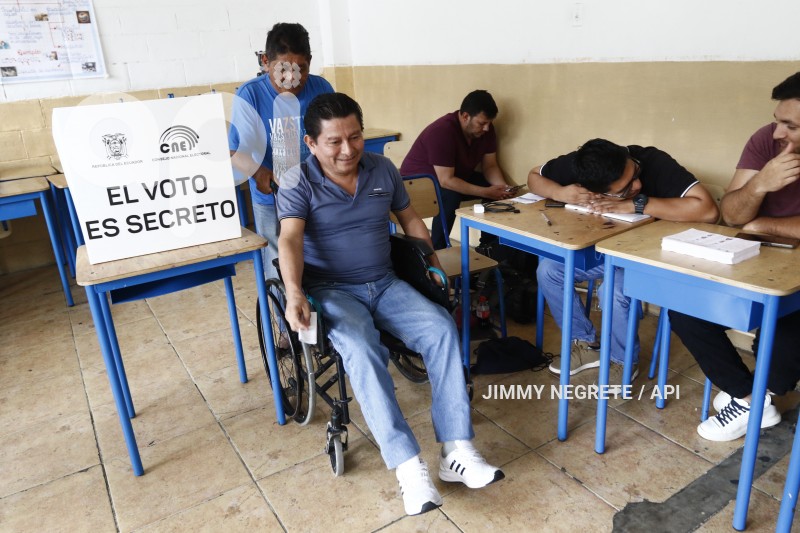 ELECCIONES-SEGURIDAD-RECINTOS-GYE