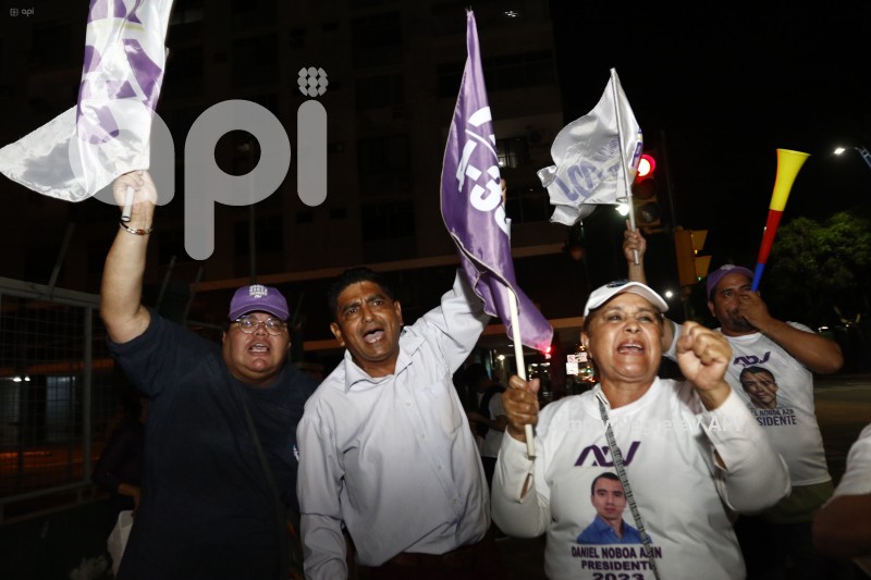  ELECCIONES SIMPATIZANTES NOBOA 