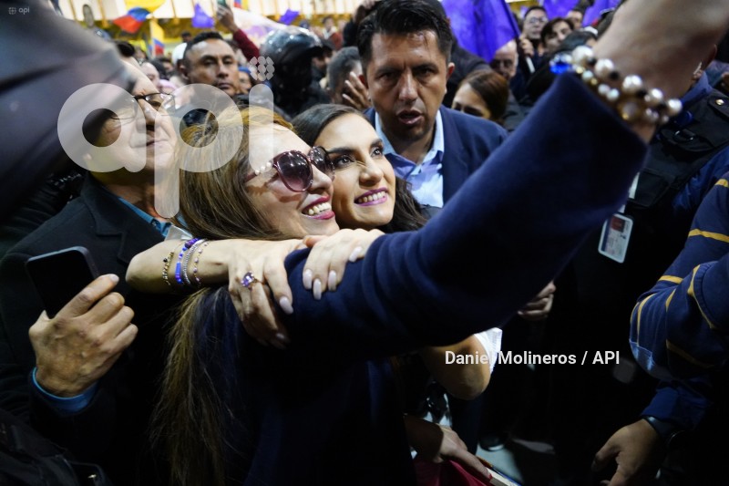 ELECCIONES FESTEJOS VERONICA ABAD