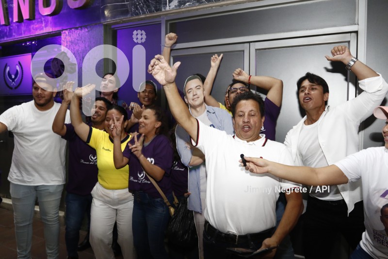  ELECCIONES SIMPATIZANTES NOBOA 