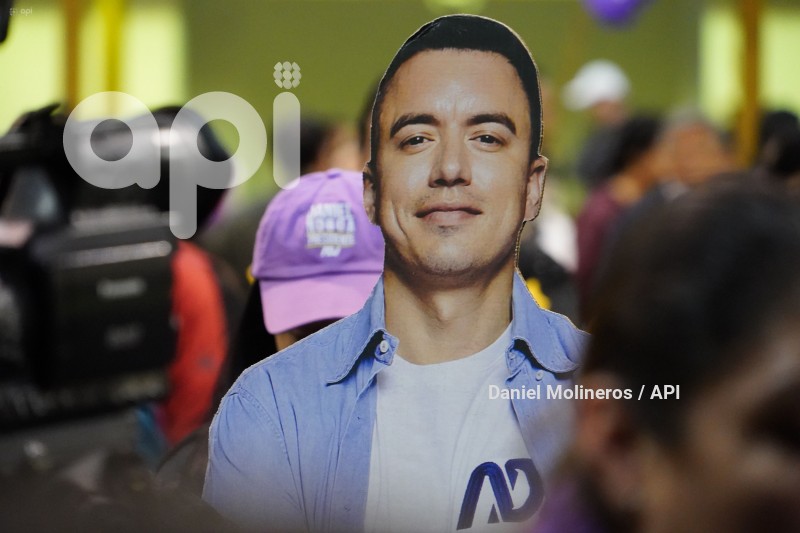 ELECCIONES FESTEJOS VERONICA ABAD