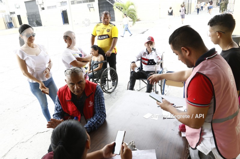 ELECCIONES - ESPOSA NOBOA - LAVINIA VALBONESI