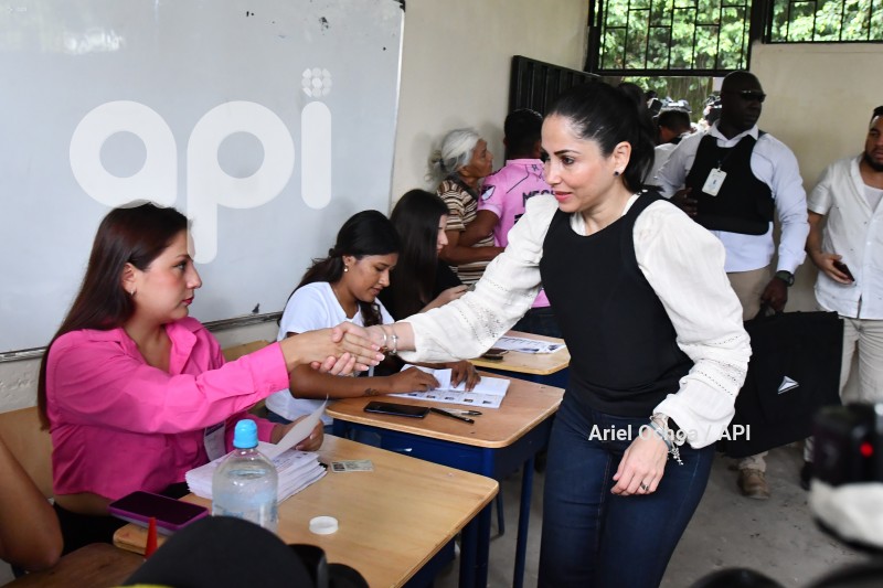 ELECCIONES - VOTO LUISA
