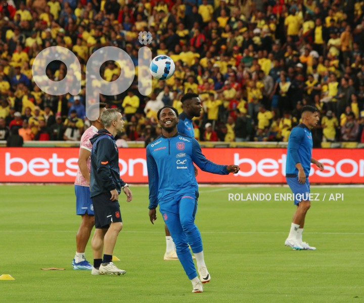 FBL-ELIMINATORIAS-ECUADOR-COLOMBIA-CALENTAMIENTO