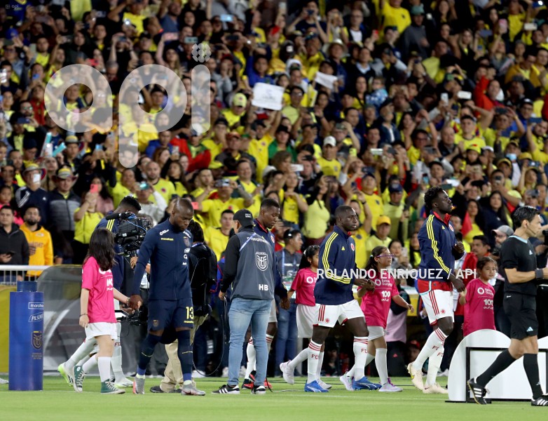 FBL-ELIMINATORIAS-ECUADOR-COLOMBIA-CALENTAMIENTO