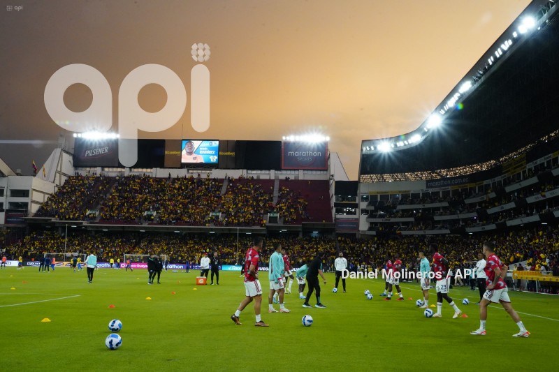 FBL-ELIMINATORIAS-ECUADOR-COLOMBIA-CALENTAMIENTO