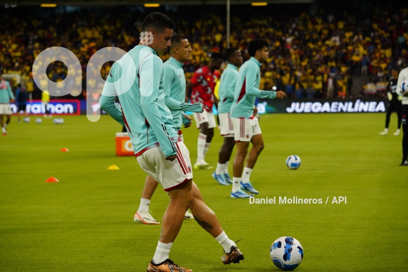 FBL-ELIMINATORIAS-ECUADOR-COLOMBIA-CALENTAMIENTO