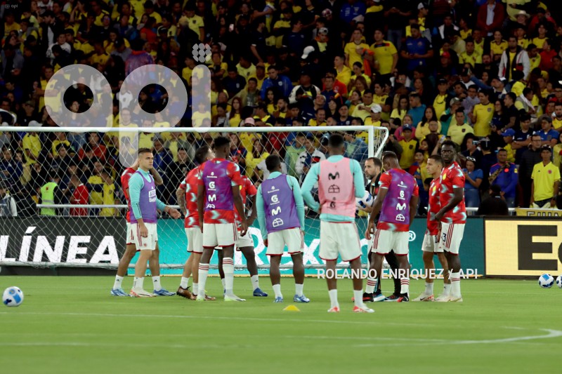 FBL-ELIMINATORIAS-ECUADOR-COLOMBIA-CALENTAMIENTO