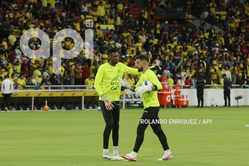 FBL-ELIMINATORIAS-ECUADOR-COLOMBIA-CALENTAMIENTO