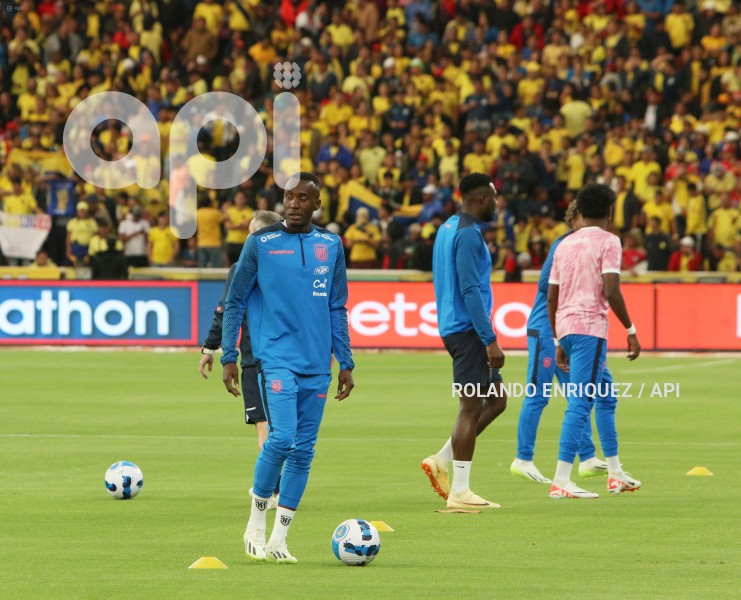 FBL-ELIMINATORIAS-ECUADOR-COLOMBIA-CALENTAMIENTO