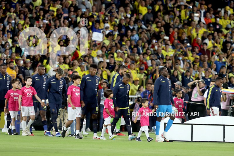 FBL-ELIMINATORIAS-ECUADOR-COLOMBIA-CALENTAMIENTO