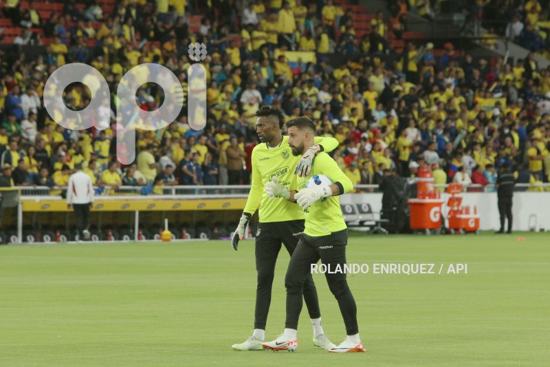 FBL-ELIMINATORIAS-ECUADOR-COLOMBIA-CALENTAMIENTO