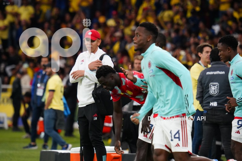 FBL-ELIMINATORIAS-ECUADOR-COLOMBIA-CALENTAMIENTO