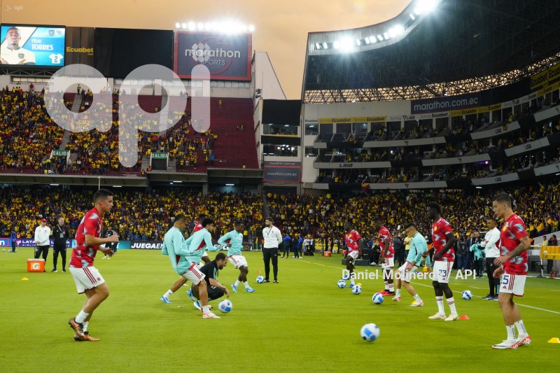 FBL-ELIMINATORIAS-ECUADOR-COLOMBIA-CALENTAMIENTO