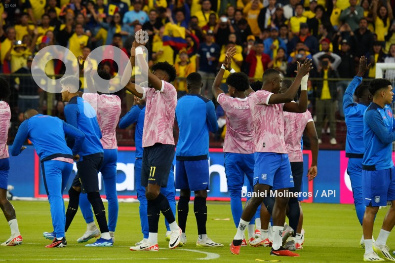 FBL-ELIMINATORIAS-ECUADOR-COLOMBIA-CALENTAMIENTO