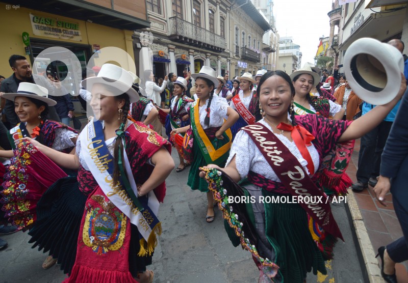 CUENCA-PRESENTACION-CANDIDATAS-CHOLA CUENCANA