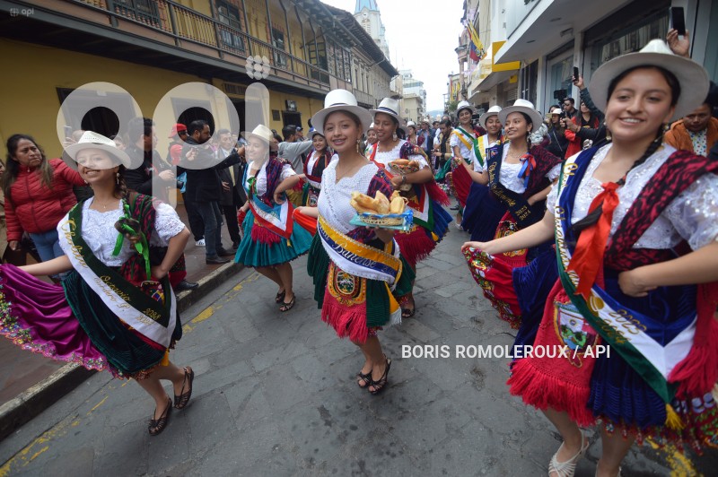 CUENCA-PRESENTACION-CANDIDATAS-CHOLA CUENCANA