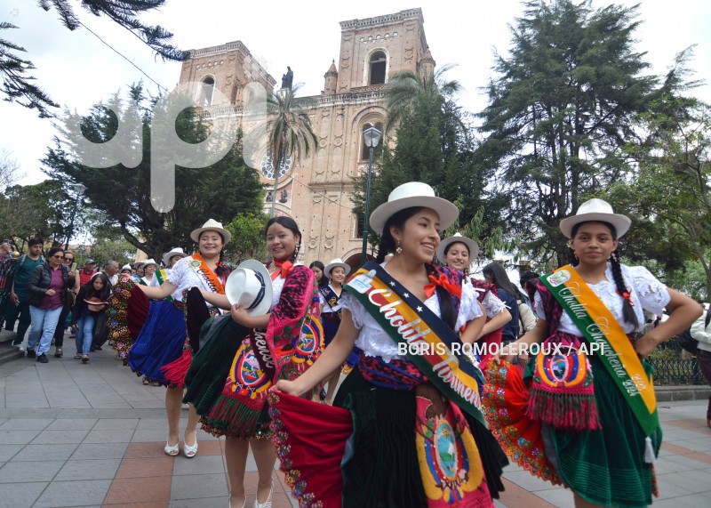 CUENCA-PRESENTACION-CANDIDATAS-CHOLA CUENCANA