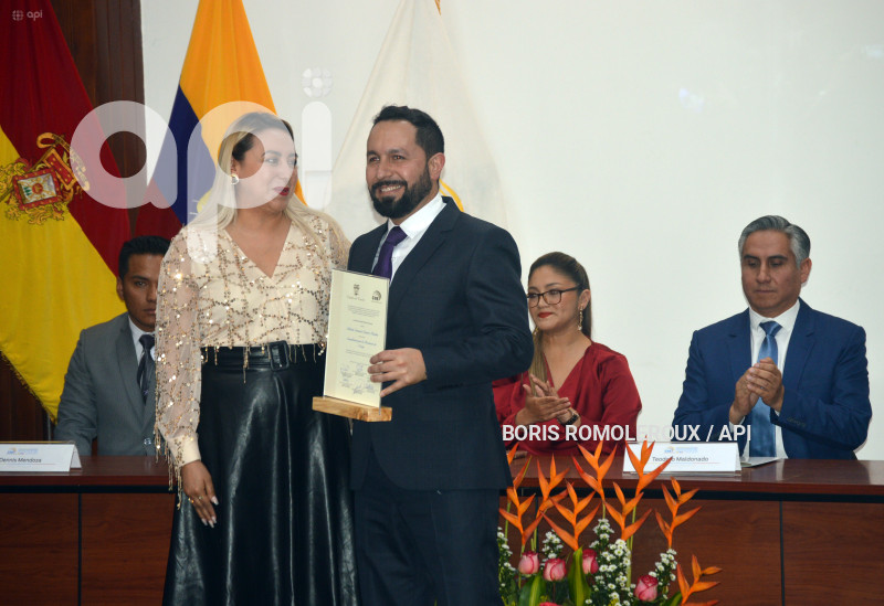 CUENCA-ENTREGA CREDENCIALES ASAMBLEISTAS AZUAY