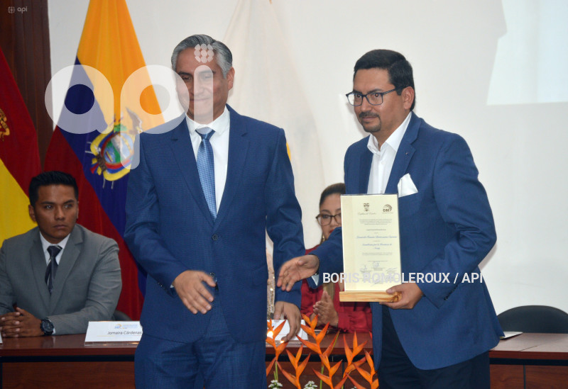 CUENCA-ENTREGA CREDENCIALES ASAMBLEISTAS AZUAY