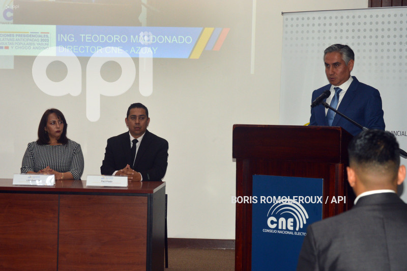 CUENCA-ENTREGA CREDENCIALES ASAMBLEISTAS AZUAY