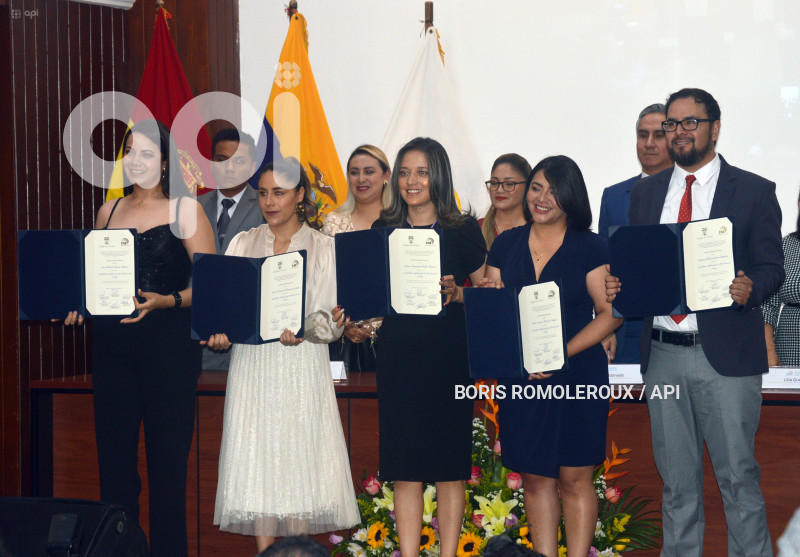 CUENCA-ENTREGA CREDENCIALES ASAMBLEISTAS AZUAY