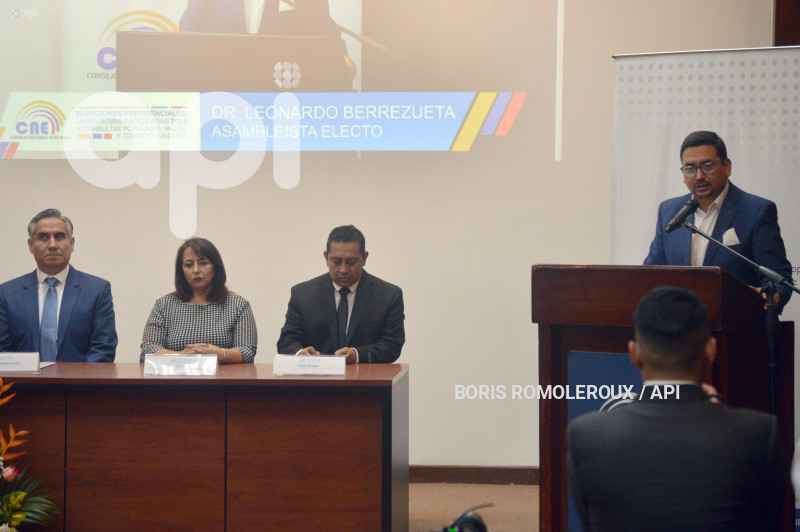 CUENCA-ENTREGA CREDENCIALES ASAMBLEISTAS AZUAY