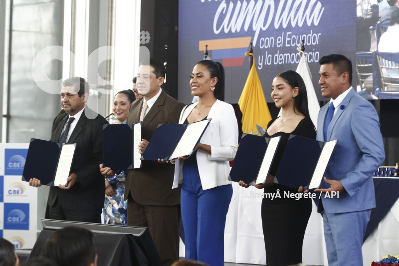 POL-ENTREGA CREDENCIALES - ASAMBLEISTAS