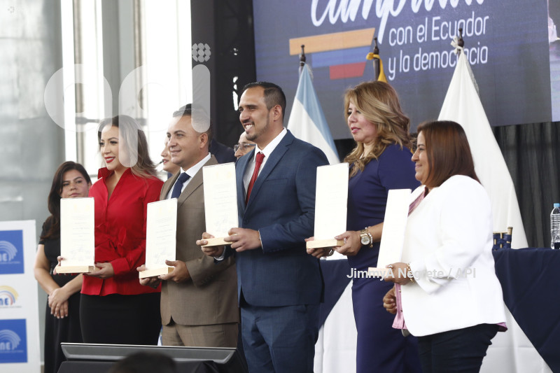 POL-ENTREGA CREDENCIALES - ASAMBLEISTAS