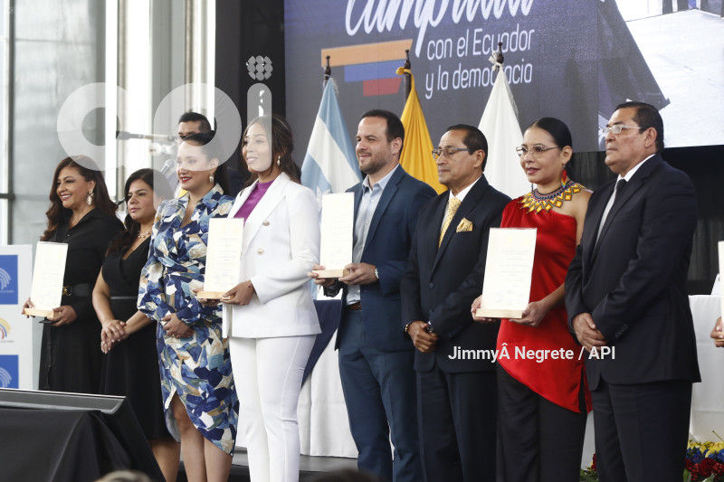 POL-ENTREGA CREDENCIALES - ASAMBLEISTAS