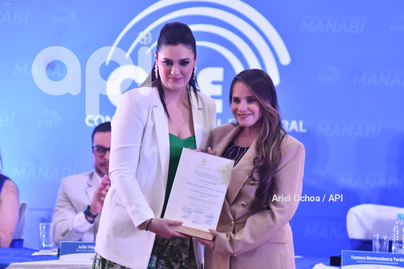 PORTOVIEJO-CNE-ENTREGA-CREDENCIALES-ASAMBLEISTAS-MANABI
