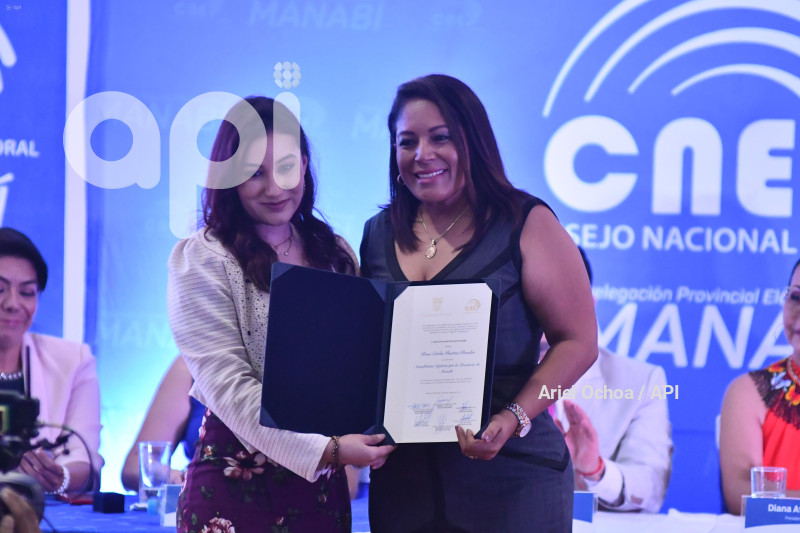 PORTOVIEJO-CNE-ENTREGA-CREDENCIALES-ASAMBLEISTAS-MANABI