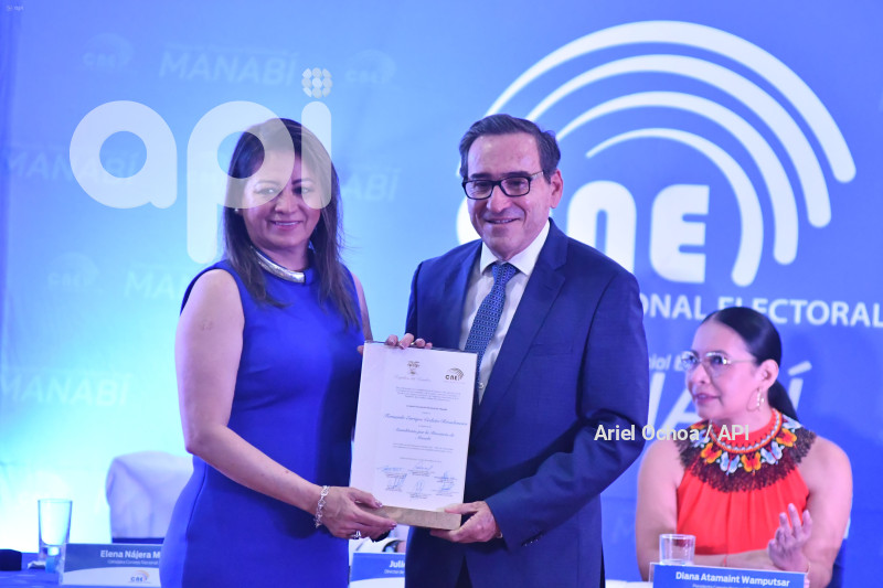 PORTOVIEJO-CNE-ENTREGA-CREDENCIALES-ASAMBLEISTAS-MANABI