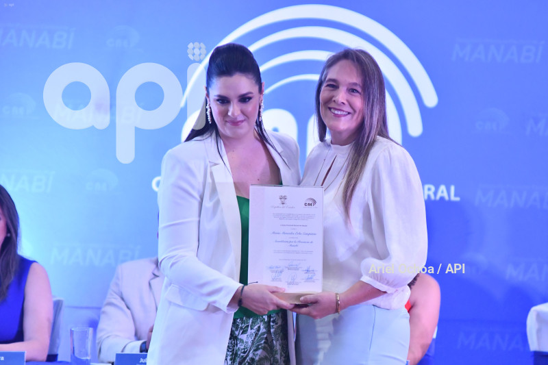 PORTOVIEJO-CNE-ENTREGA-CREDENCIALES-ASAMBLEISTAS-MANABI