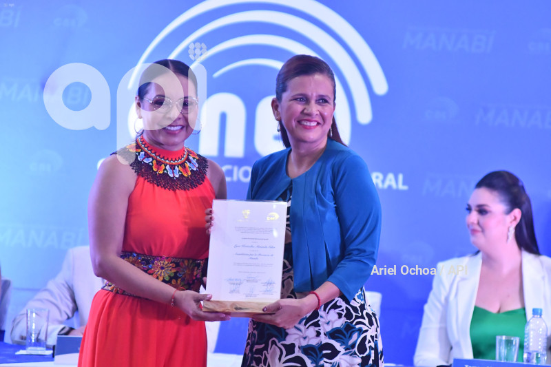 PORTOVIEJO-CNE-ENTREGA-CREDENCIALES-ASAMBLEISTAS-MANABI