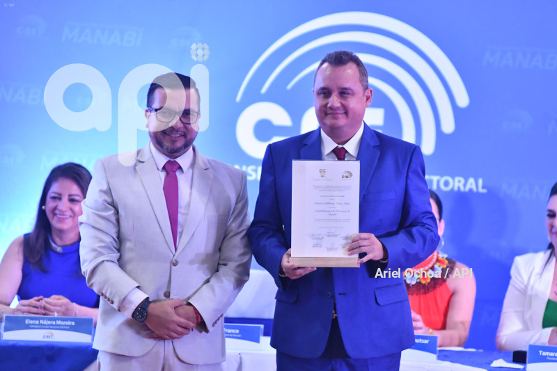 PORTOVIEJO-CNE-ENTREGA-CREDENCIALES-ASAMBLEISTAS-MANABI