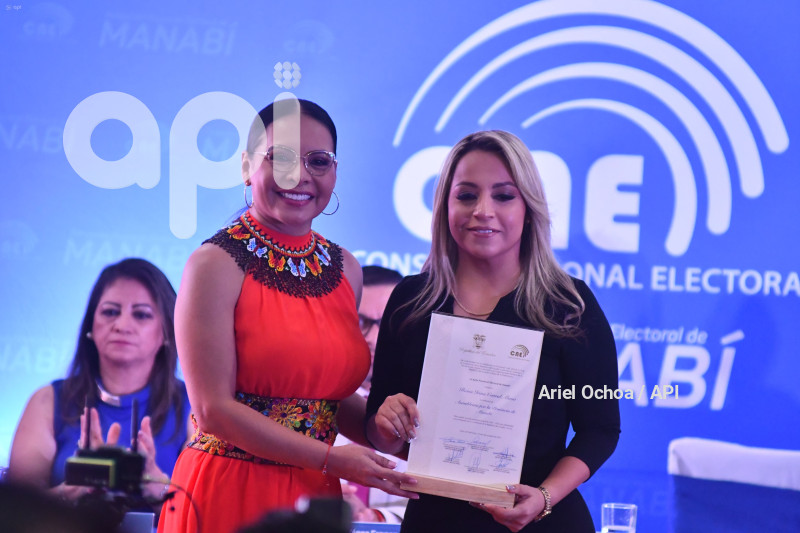 PORTOVIEJO-CNE-ENTREGA-CREDENCIALES-ASAMBLEISTAS-MANABI