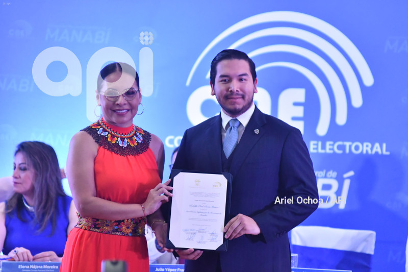 PORTOVIEJO-CNE-ENTREGA-CREDENCIALES-ASAMBLEISTAS-MANABI