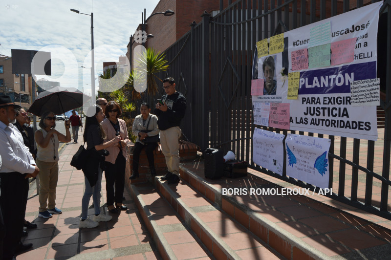 CUENCA-PLANTON FAMILIARES-MUERTE JOSE VINTIMILLA