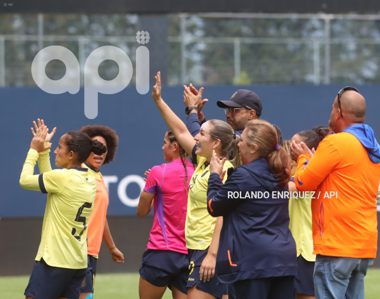 FBL FEF ECUADOR PERU FIFA AMISTOSO