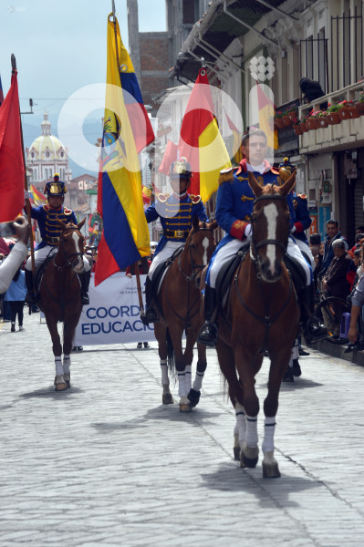 CUENCA-DESFILE ESTUDIANTIL-FIESTAS NOVIEMBRINAS