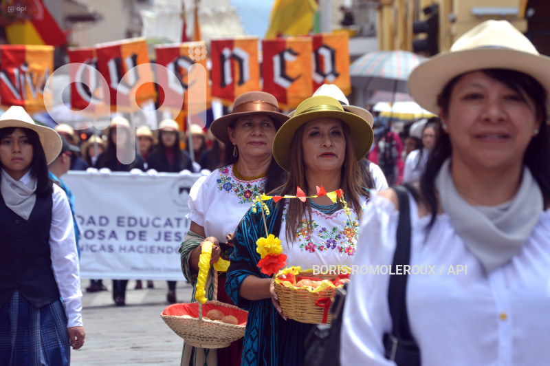 CUENCA-DESFILE ESTUDIANTIL-FIESTAS NOVIEMBRINAS