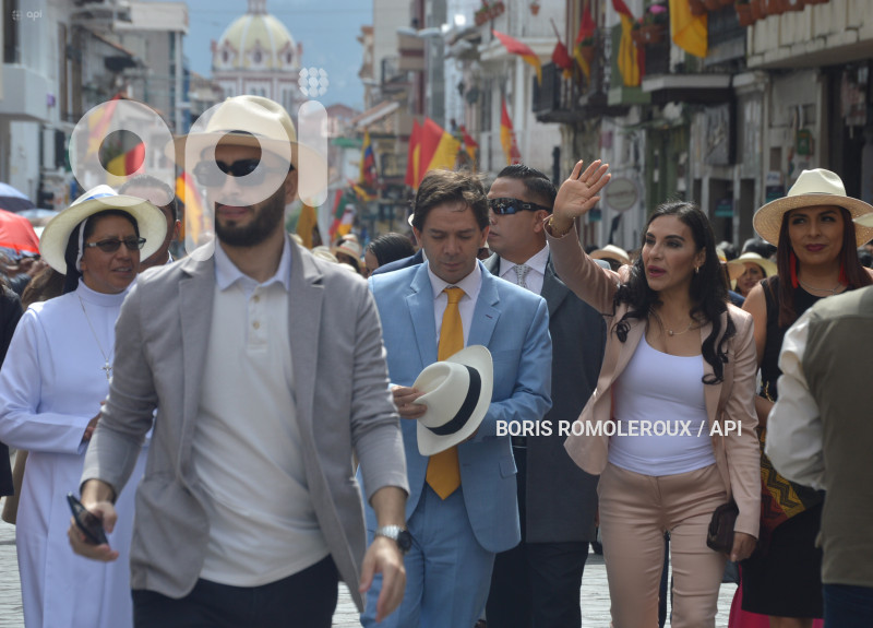 CUENCA-DESFILE ESTUDIANTIL-FIESTAS NOVIEMBRINAS