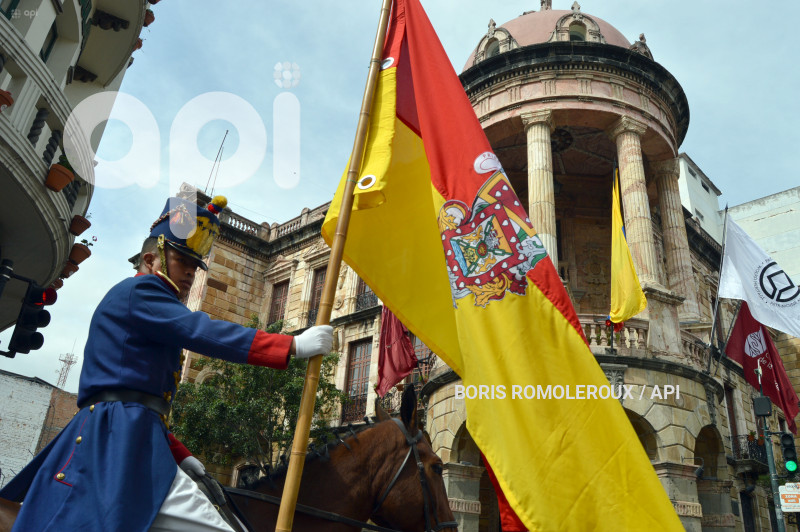 CUENCA-DESFILE ESTUDIANTIL-FIESTAS NOVIEMBRINAS